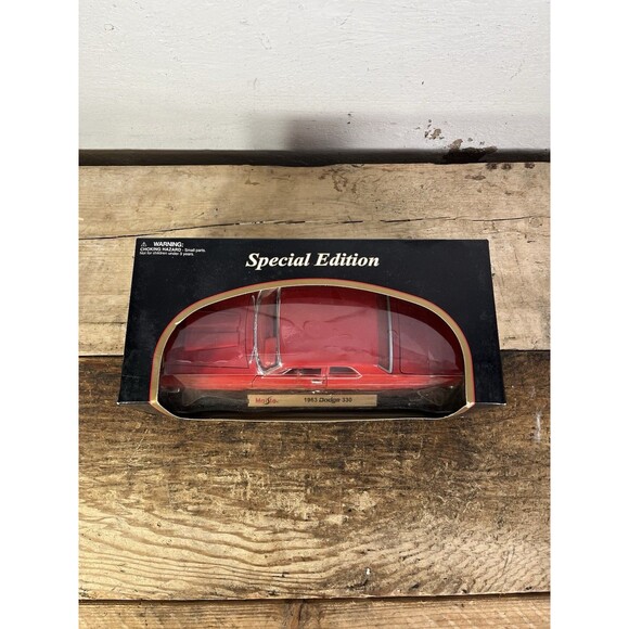 🇺🇸Maisto Special Edition 1963 Dodge 330 Diecast Car Red 🇺🇸 - Picture 2 of 8